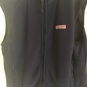 vineyard vines small size. Barley worn. No stains